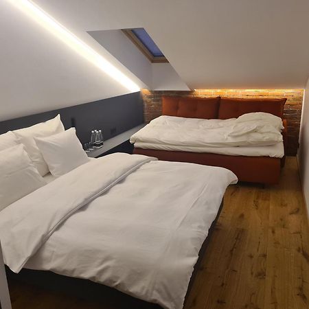 Dunten Hotel Tallinn Buitenkant foto