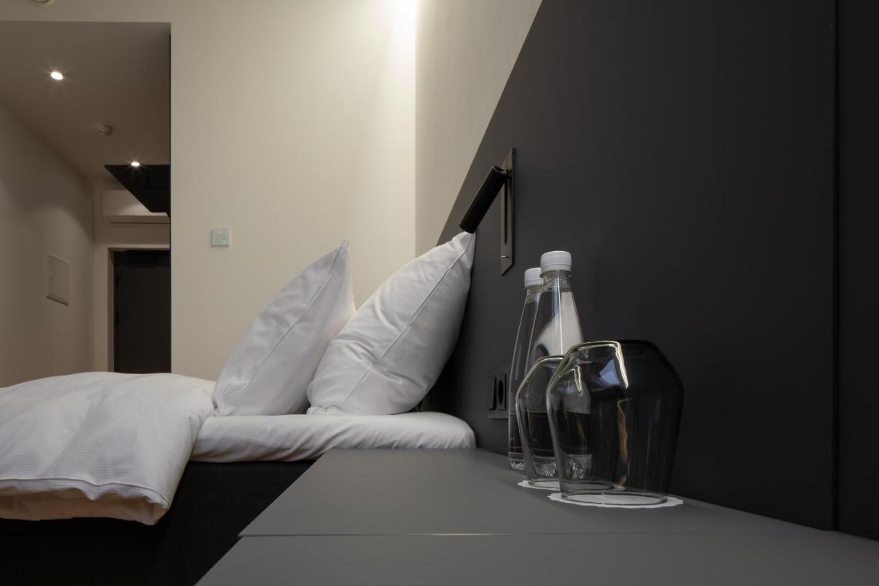 Dunten Hotel Tallinn Buitenkant foto