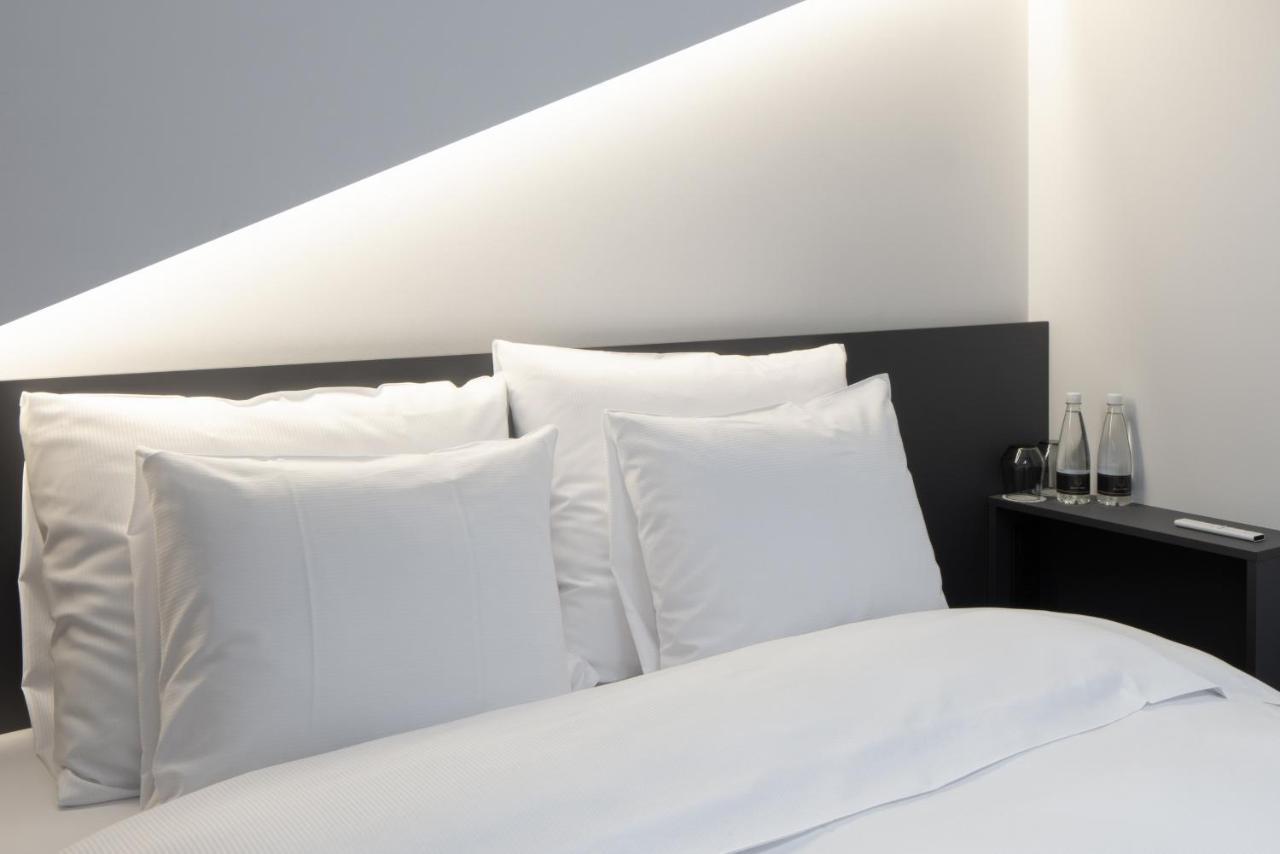 Dunten Hotel Tallinn Buitenkant foto